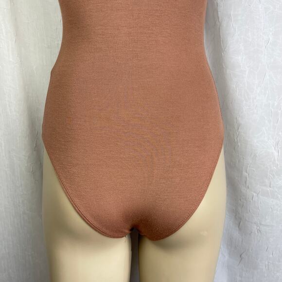 Forever 21 Low Scoop Back Short Sleeve Bodysuit Dusty Pink Brown Mauve NWOT XS - Picture 7 of 16